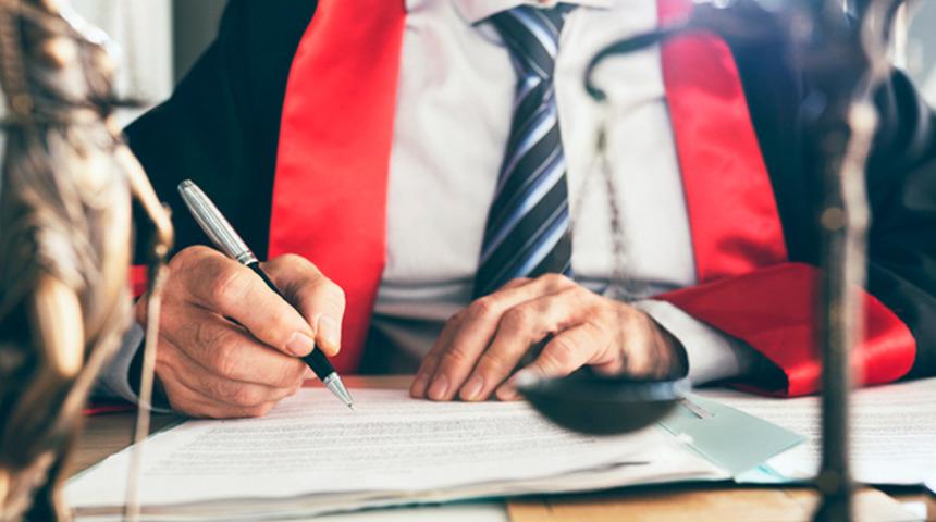 Hakim Nazım Bal evinin banyosunda asılı halde bulundu