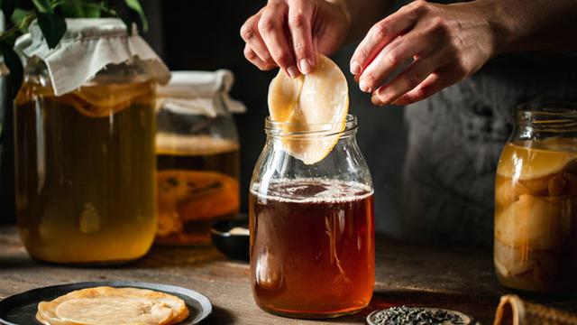 Kombu çayı nedir? Fermente içecek ile sağlıklı bir yaşam mümkün mü?  Evde yapabileceğiniz tarifi...