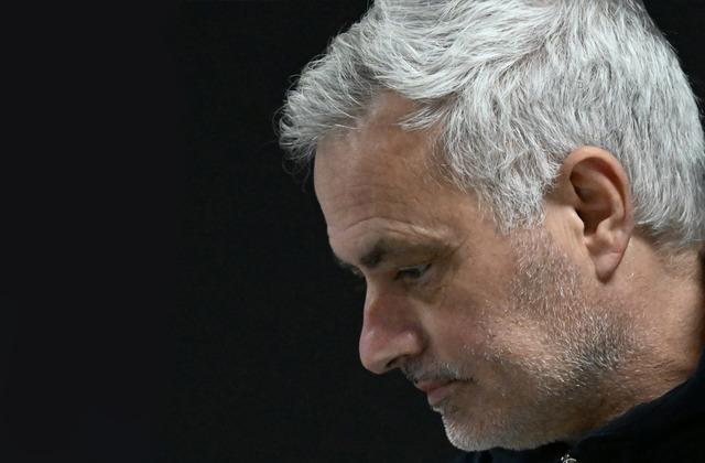 Mourinho'nun ipini çekti! Samsunspor maçı sonrası sert çıktı... "Devam edilmemeli" dedi, şans vermedi: "Galatasaray'a elenince anlatır artık"