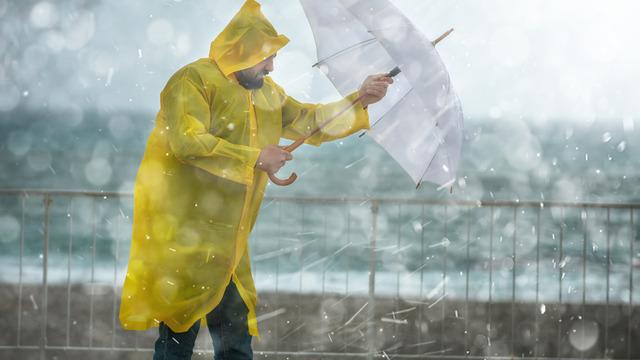 Uşak Valiliğinden kuvvetli rüzgar ve fırtına uyarısı!