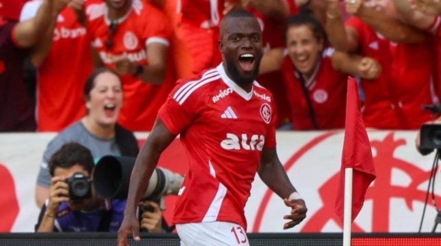 Enner Valencia frikik golüyle Güney Amerika'yı salladı!