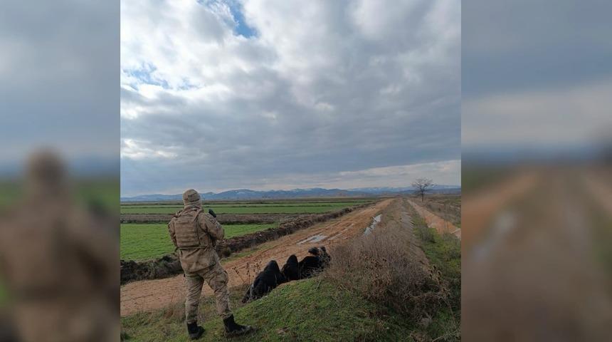 Bakan Yerlikaya açıkladı! Edirne’de 1 hafta içinde yurt dışına kaçmaya çalışan 25 şüpheli yakalandı