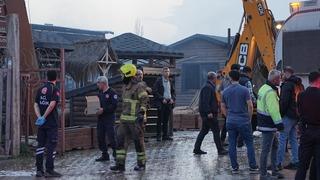 Yangın bölgesinde güvenlik önlemi alan polise saldırdılar: 2 gözaltı