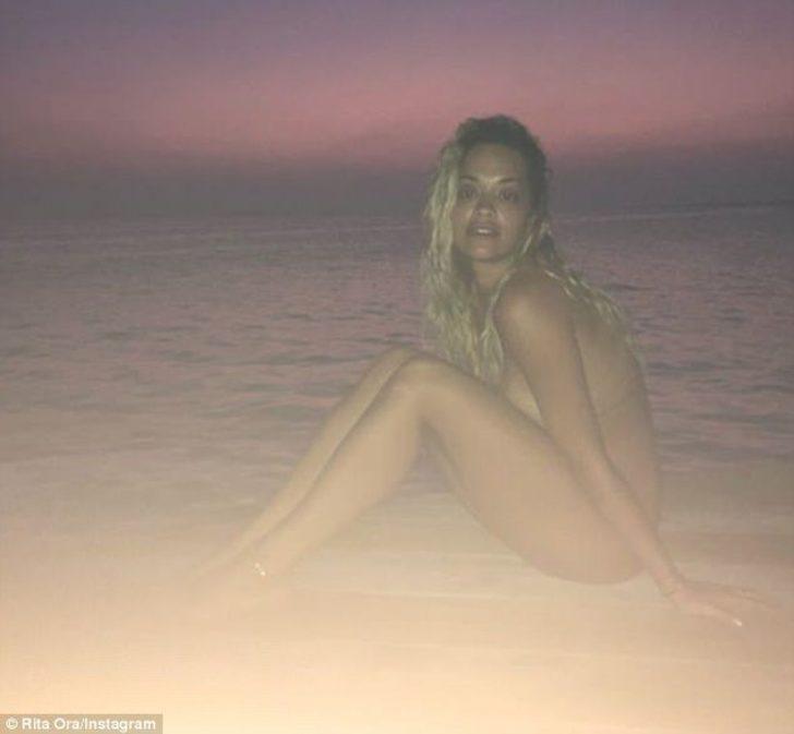 Bu sefer de çıplak poz verdi! G4