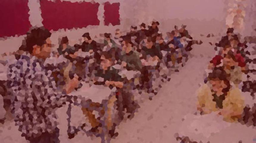 &Ouml;ğretmen '&ouml;zge&ccedil;mişinizi yazın' dedi! Kan donduran ger&ccedil;ek ortaya &ccedil;ıktı...