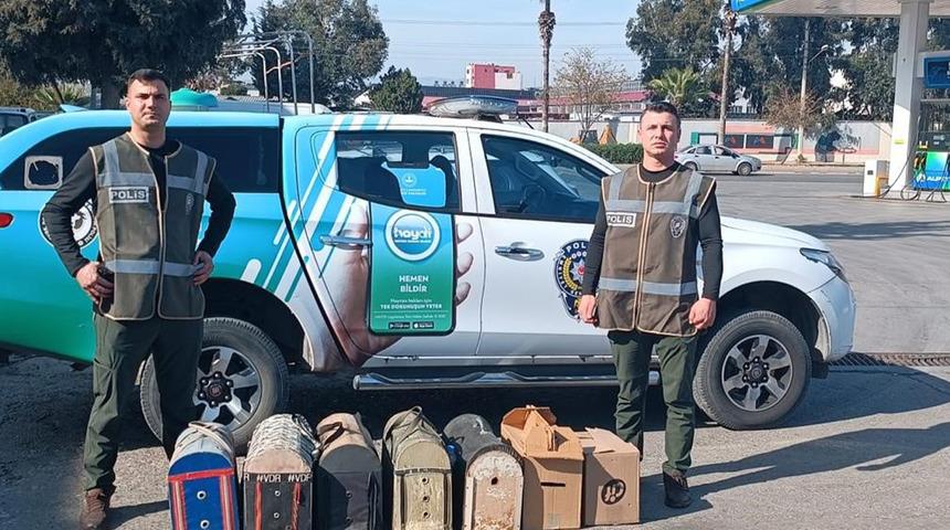 Mersin'de horoz dövüşüne baskın! Bahis oynatanlara ceza yağdı, 7 horoz kurtarıldı