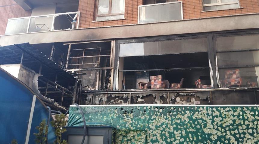 Eskişehir'de kafede &ccedil;ıkan yangın s&ouml;nd&uuml;r&uuml;ld&uuml;