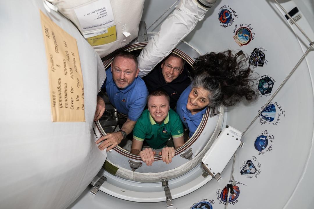 UZAYDA-MAHSUR-KALAN-ASTRONOTLARIN-DUNYA_616219_182372