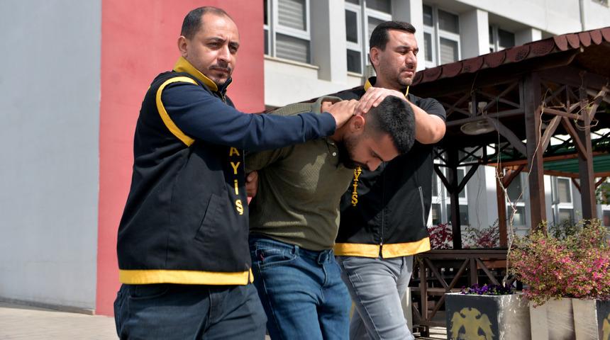 Aile evi kan gölüne döndü! Cinayeti gören 10 yaşındaki çocuğun ilk işi bu olmuş: 6 aylık kardeşi de oradaydı