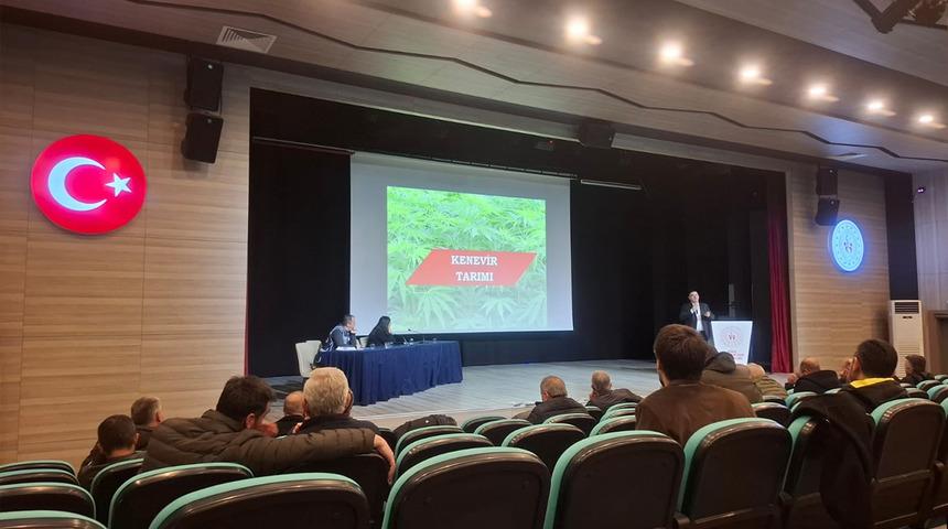 Düzce'de kaçak kenevir ekimiyle mücadele için toplantı gerçekleştirildi: "Çalışmaları titizlikle yürütmekteyiz"