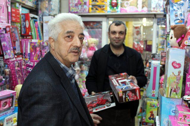 3 kuşağa oyunca sattı 3