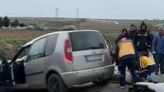 Edirne'de iki otomobil çarpıştı; 5 yaralı