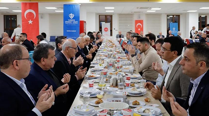 Denizli’de iftar sofrası 'Kardeşlik ve iyilik için' kuruldu...