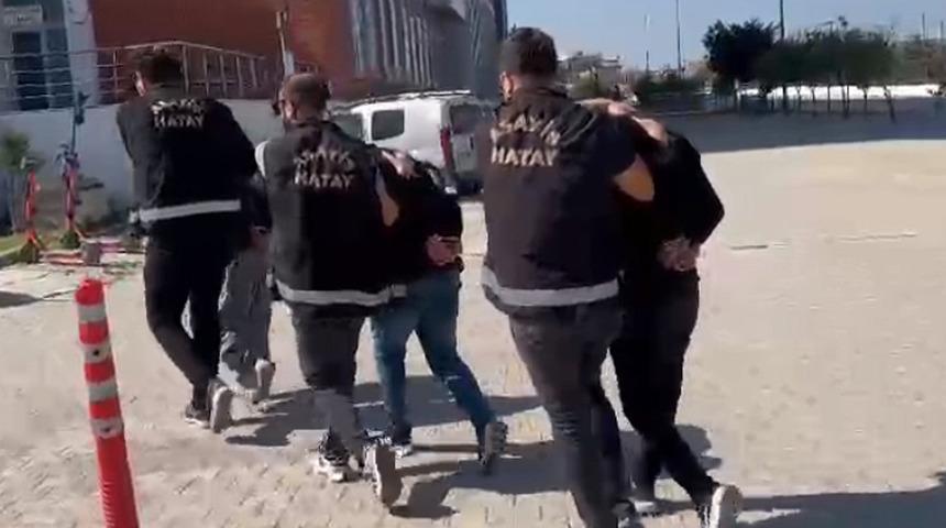 İskenderun’da hırsızlık şüphelisi 4 şahıs yakalandı! Çıkarıldıkları mahkemede tutuklandılar