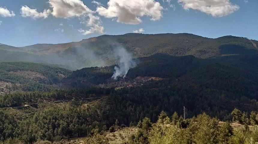 Kavaklıdere’de arazi yangını! Ekipler müdahale etti