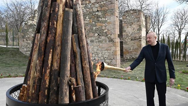 Azerbaycan Cumhurbaşkanı Aliyev, Ağdere'de Nevruz ateşini yaktı