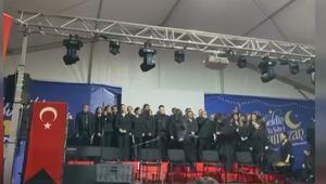 Gaziosmanpaşa Belediyesi'nin d&uuml;zenlediği Ramazan etkinliğinde sahne &ccedil;&ouml;kt&uuml;: 4 yaralı