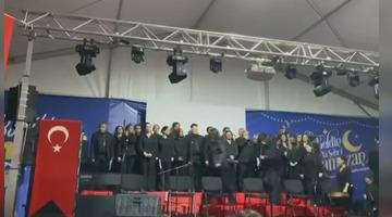 Gaziosmanpaşa Belediyesi'nin d&uuml;zenlediği Ramazan etkinliğinde sahne &ccedil;&ouml;kt&uuml;: 4 yaralı