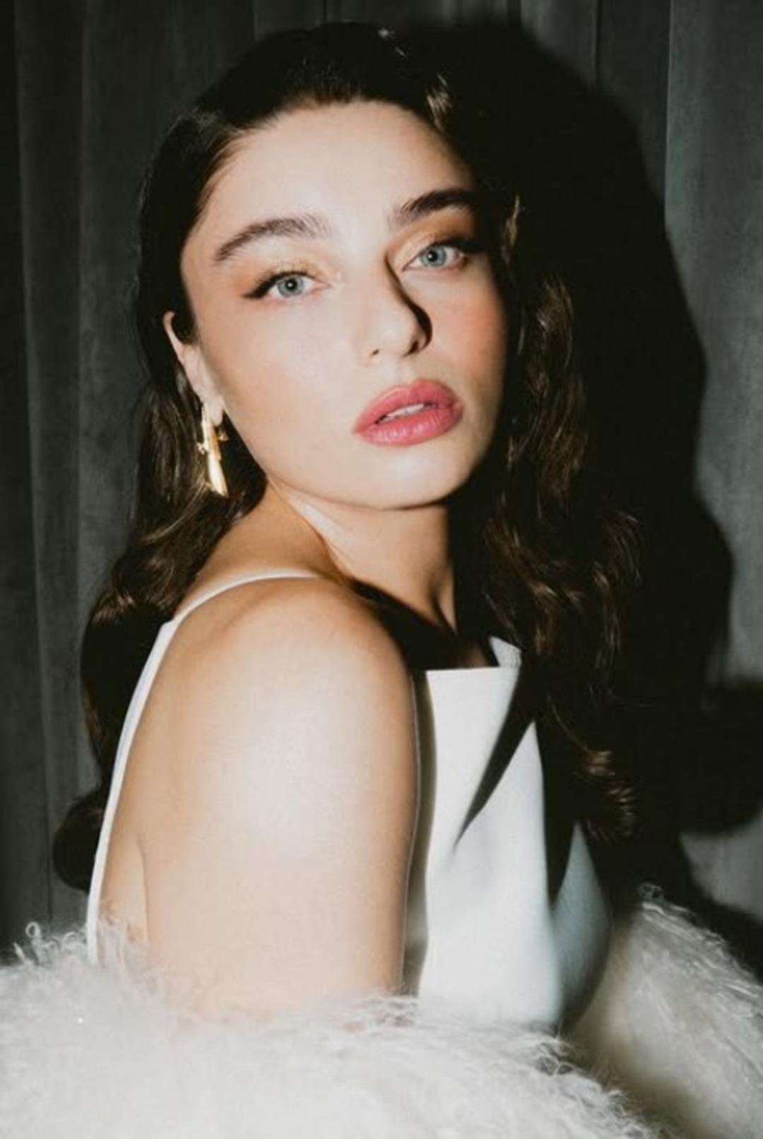 Bir süredir ekranlardan uzaktı! Ayça Ayşin Turan setlere dönüyor! Partneri bakın kim oldu 2