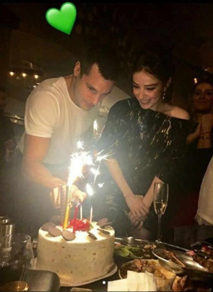 Serkan Çayoğlu'ndan sevgilisi Özge Gürel'e sürpriz parti G1
