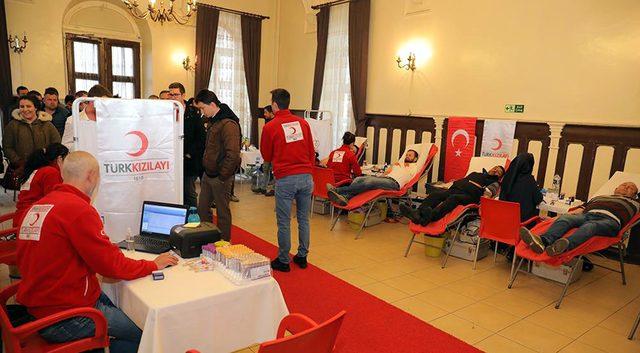 Edirne Belediyesi personeli Mehmetçiklere kan bağışladı