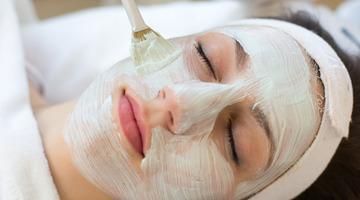 Cilt bakımı orucu bozar mı? Oru&ccedil;luyken cilt bakımı yapılır mı, oruca zarar verir mi?