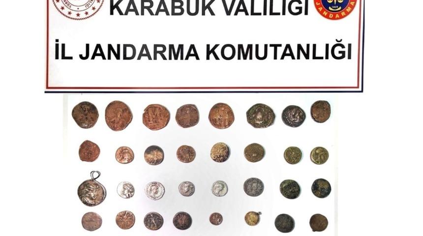 Karabük’te antik Yunan ve Roma dönemine ait olduğu değerlendirilen 45 adet sikke ele geçirildi!