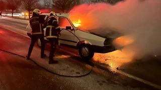 Nevşehir'de seyir halindeyken alev alan otomobil itfaiye ekiplerince söndürüldü