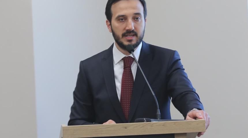 AK Partili Özdemir'den muhalefete tepki: Hiçbir siyasi figür Türkiye Cumhuriyeti'nden üstün değildir