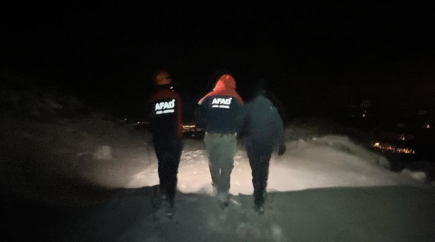 Ağrı Dağı'nda mahsur kalan kişi kurtarıldı