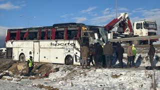 Afyonkarahisar'da yolcu otobüsü kaza yaptı! Ölü ve yaralılar var