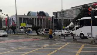 İBB binası önünde sessizlik hakim