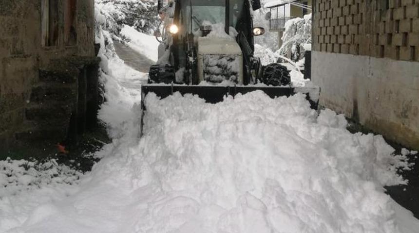 Rize'de 60 köy yolu kar nedeniyle ulaşıma kapandı