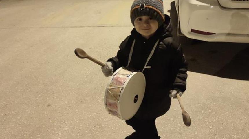 Türkiye'nin en küçük Ramazan davulcusu
