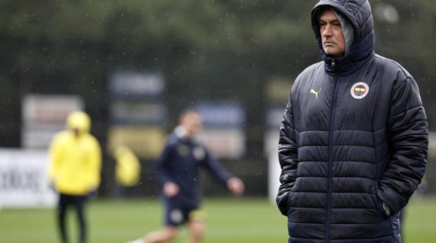 Fenerbahçe'den yılın transfer bombası! Mourinho ikna etti sezon sonu geliyor...