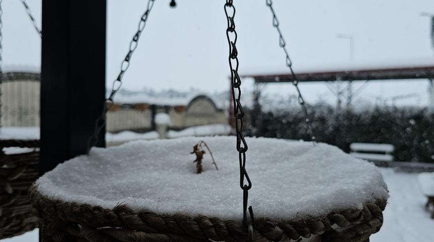 Kayseri beyaza büründü! Ekipler 90 mahalle yolunu açmak için çalışma başlattı