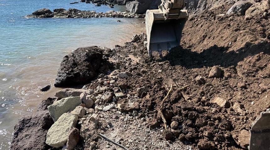 Bodrum'da devletin arazisine kaçak müdahale! Denizi iş makineleriyle doldurdular