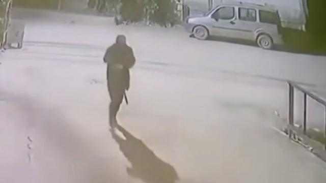 3 gün sonra cesedi bulunmuştu... Öldürdükten sonra tüfeğin dipçiğiyle cesedine vurmuş!