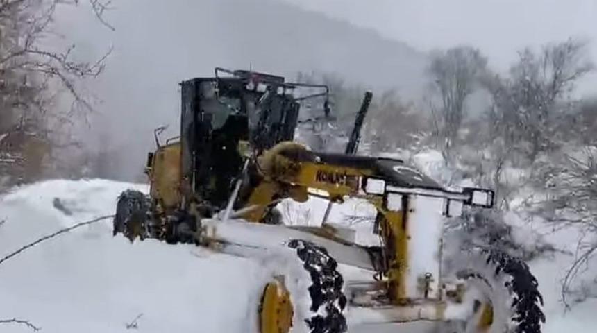 Amasya’da mart ayında 47 köy yolu kardan kapandı! Çalışmalar sürüyor