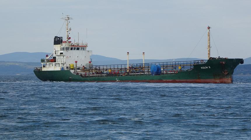 Çanakkale Boğazı’nda karaya oturan tanker kurtarıldı! ’Kolin-2’ sağ salim Kepez limanına yanaştı