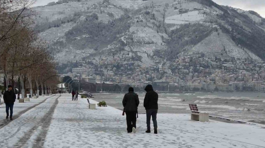 Ordu'da eğitime kar engeli! 17 ilçede okullar tatil edildi...