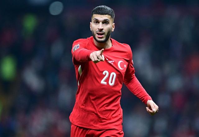 Fenerbahçeli Oğuz Aydın, Milli Takım formasıyla bir ilk yaşadı! Dakikalar henüz 9'u gösterirken...