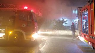 Düzce'de 2 katlı ev yangında kullanılamaz hale geldi