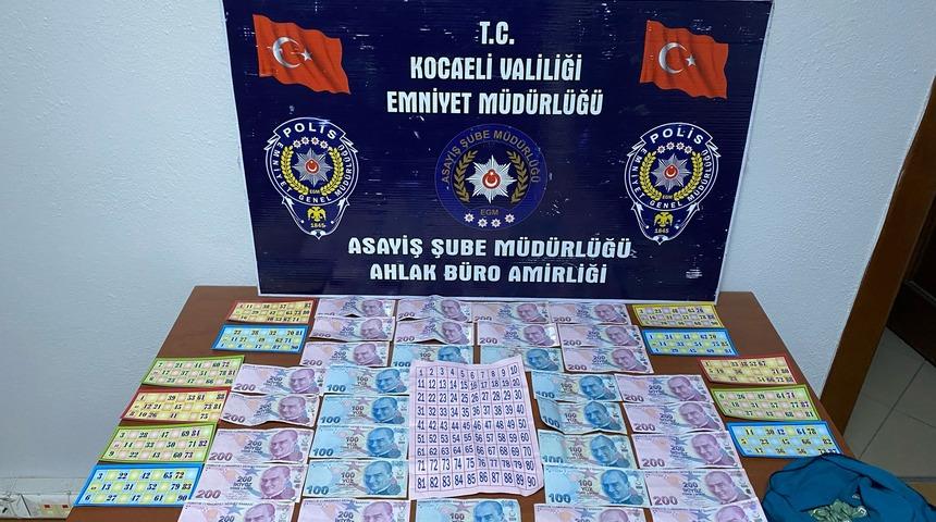 Kocaeli'de kumar oynayan 7 kişiye 64 bin 729 lira ceza kesildi