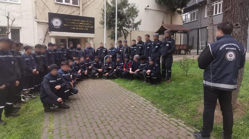 Bursa’da kaçak göçmenleri çalıştırdığı tespit edilen 3 şüpheli yakalandı