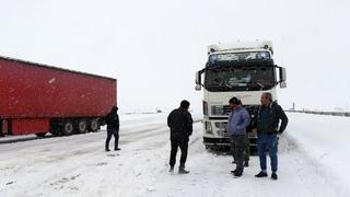 Erzincan- Kelkit yolunda ağır tonajlı araç geçişine izin verilmiyor
