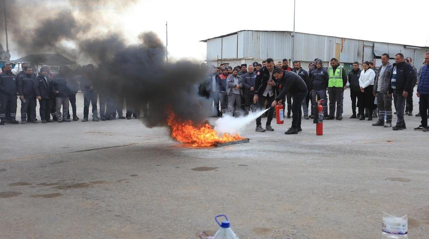 Kepez’de belediye personeline yangın eğitimi verildi