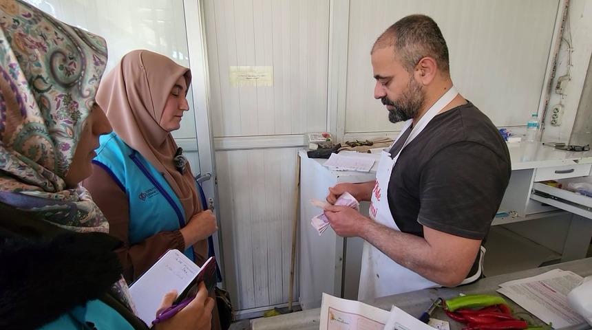 Kadınlar &lsquo;Zimem defteri' geleneğiyle bor&ccedil;ları kapatıyor