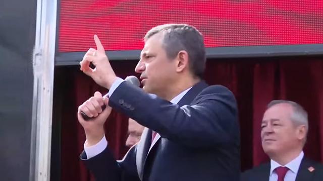 SON DAKİKA | CHP lideri Özel, sokak çağrısını yineledi! Bariyerleri yıkın geçin ama... diyerek provokasyon uyarısı yaptı