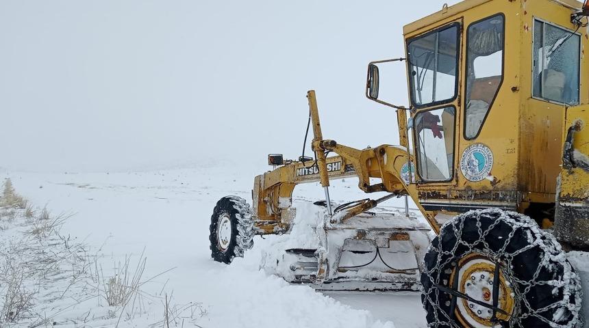 Kayseri'de yol açma çalışmaları sürüyor